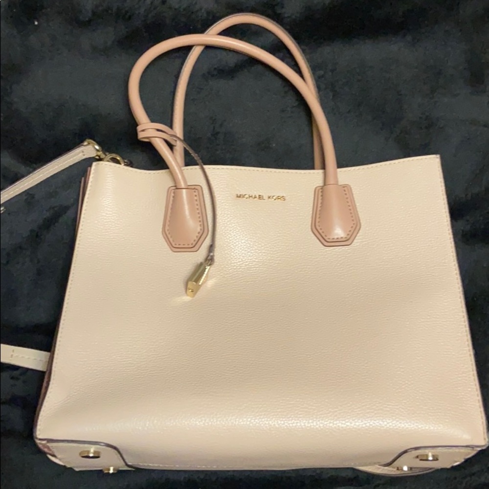 MICHAEL KORS 💕 MK Handbag